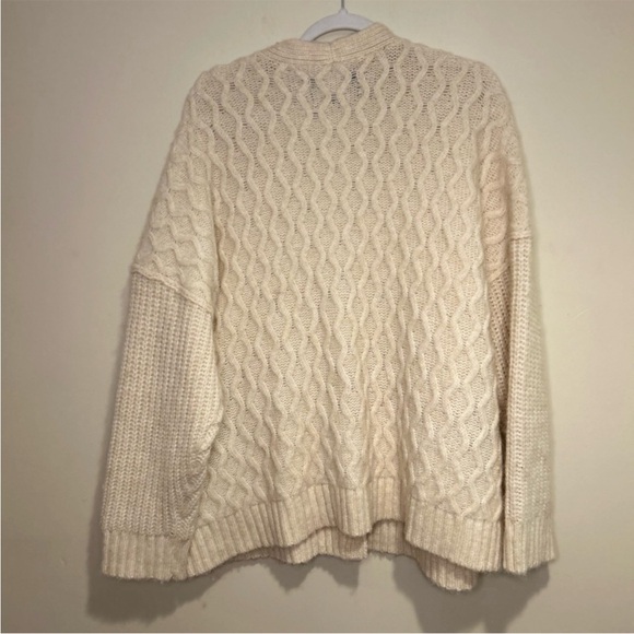 American Eagle Wool Blend Cable Knit Cardigan Sz XL - Picture 9 of 9